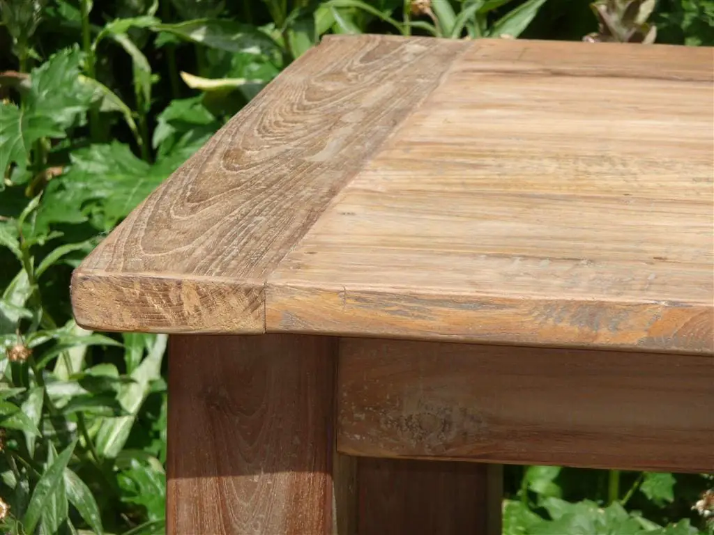 Teak wood: best wood for outdoor furniture
