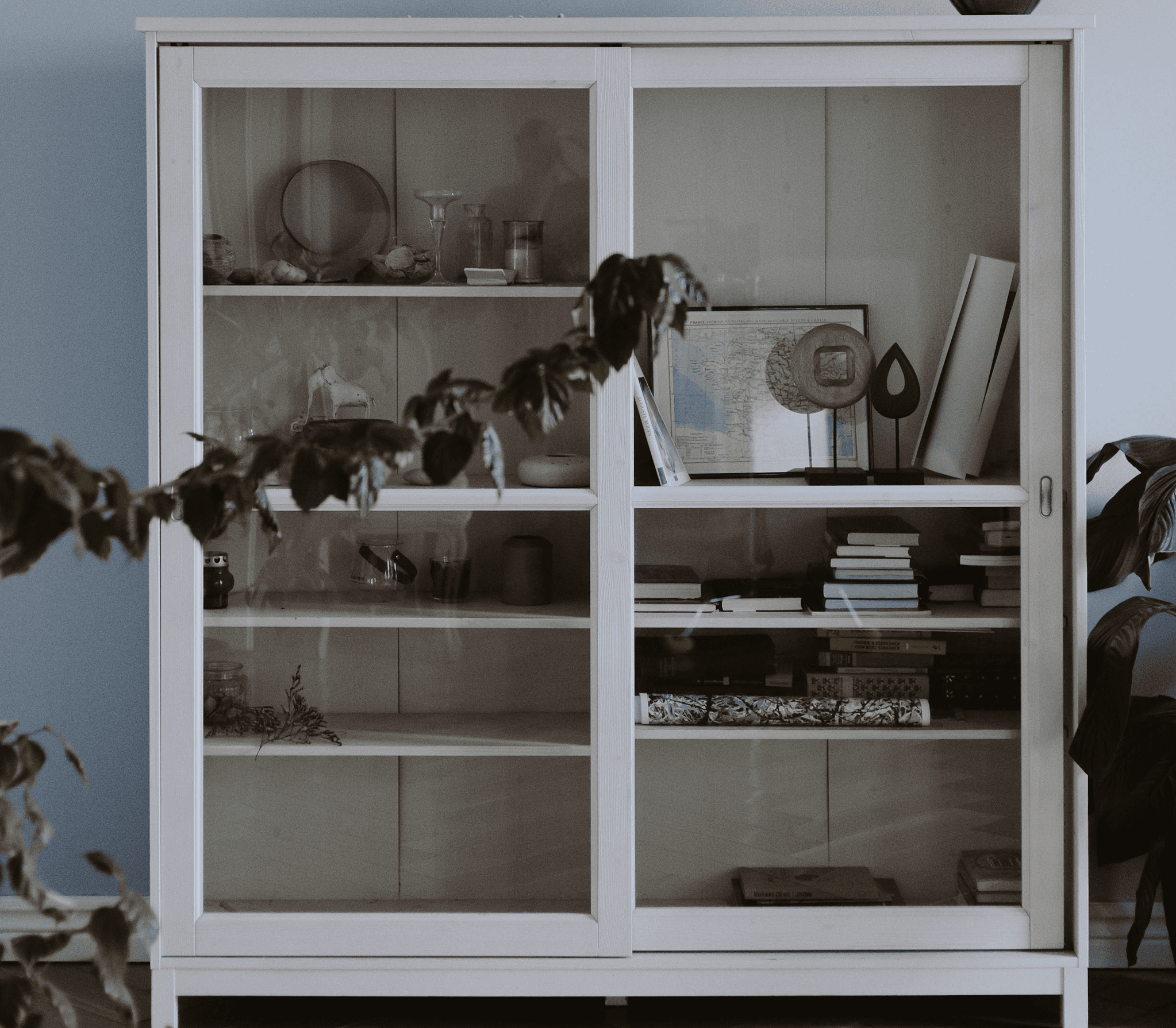 How To Glue Glass To Wood & Achieve A Flawless Bond